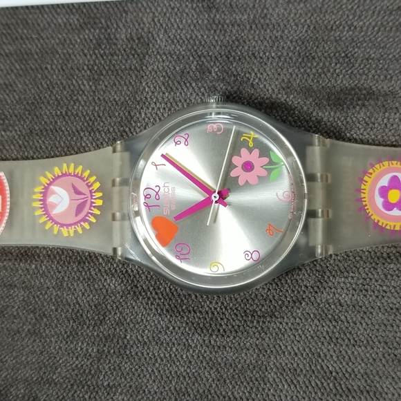 Swatch Accessories - Swatch GE230 Silver Face Heart Flower Swirly Numbers 2010 NEW + NEW BATTERY
